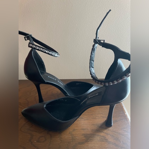 Anna Cori Black Heels - Picture 3 of 5